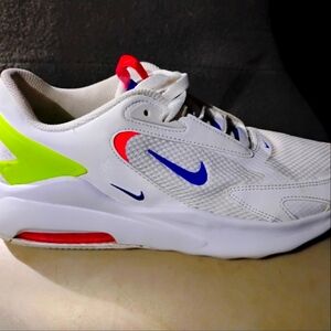 NIKE  Air Max Bolt  Women's  sz.9